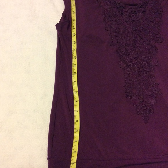 Women sleeveless blouse - Picture 7 of 8